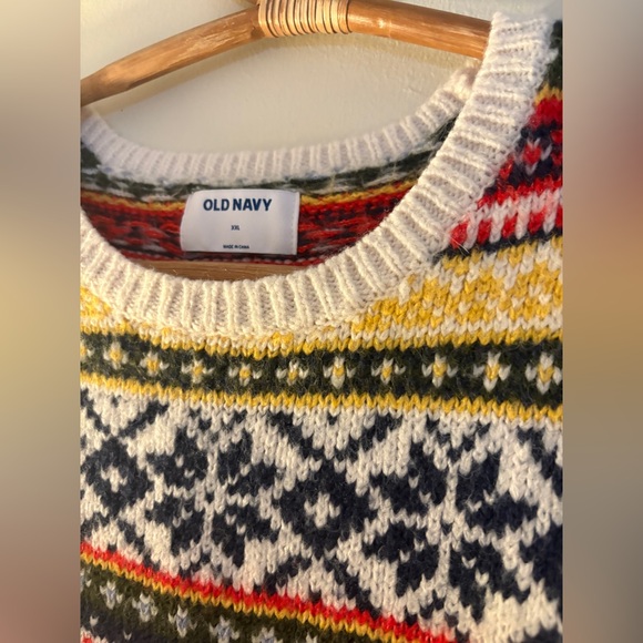 Old navy Women's Multicolor Patterned Sweater💚❤️💛 - Picture 4 of 4